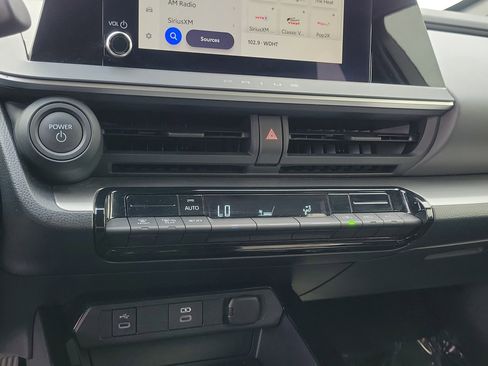 Used 2025 Toyota Prius LE image 27