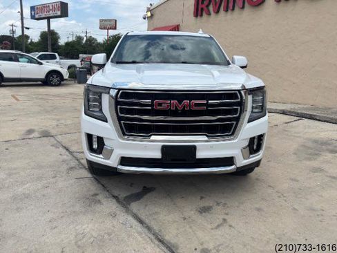 Used 2022 GMC Yukon XL SLT w/ SLT Premium Package AWD/4WD image 2