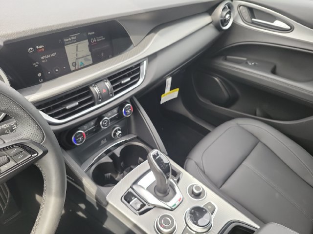 New 2025 Alfa Romeo Stelvio Sprint AWD/4WD image 26