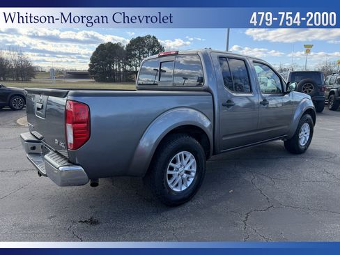 Used 2019 Nissan Frontier SV image 5