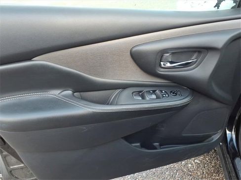 Used 2023 Nissan Murano S image 11