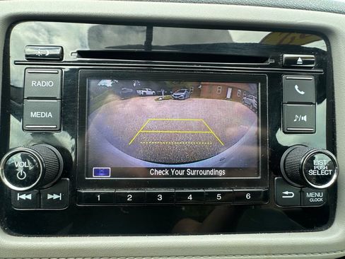 Used 2022 Honda HR-V LX image 15