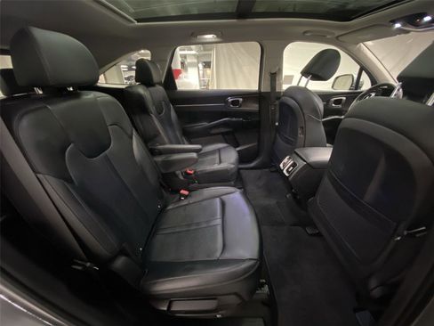 Used 2023 Kia Sorento EX w/ Panoramic Sunroof Package image 29
