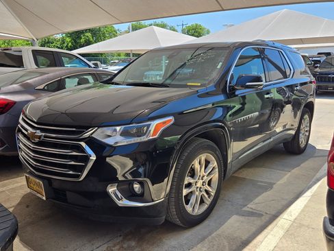 Used 2018 Chevrolet Traverse High Country AWD/4WD image 3