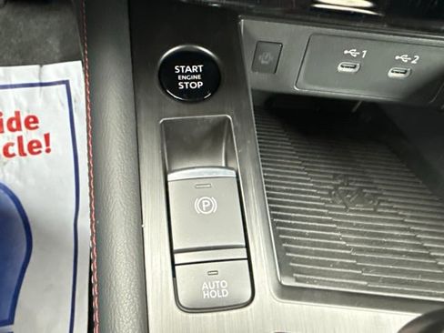 New 2025 Nissan Kicks SR image 28