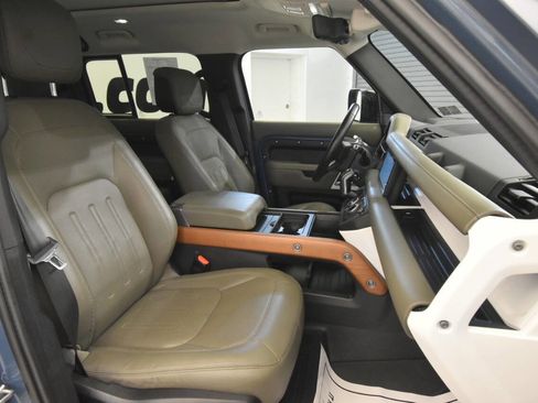 Used 2020 Land Rover Defender 110 First Edition AWD/4WD image 17