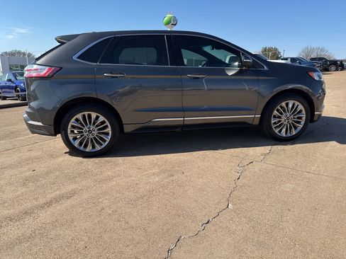 Used 2020 Ford Edge Titanium w/ Equipment Group 301A image 8