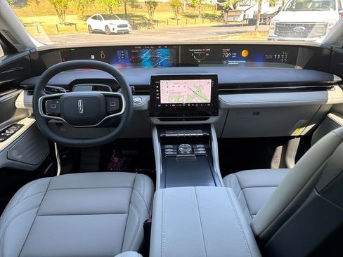 New 2026 Lincoln Nautilus Premier image 14