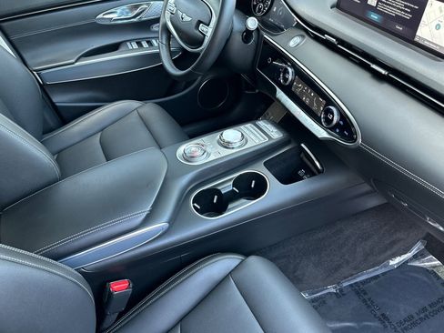 Used 2023 Genesis GV70 2.5T w/ Select Package image 17