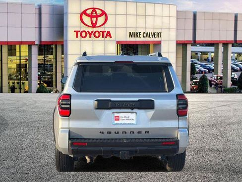 Certified 2025 Toyota 4Runner SR5 AWD/4WD image 4