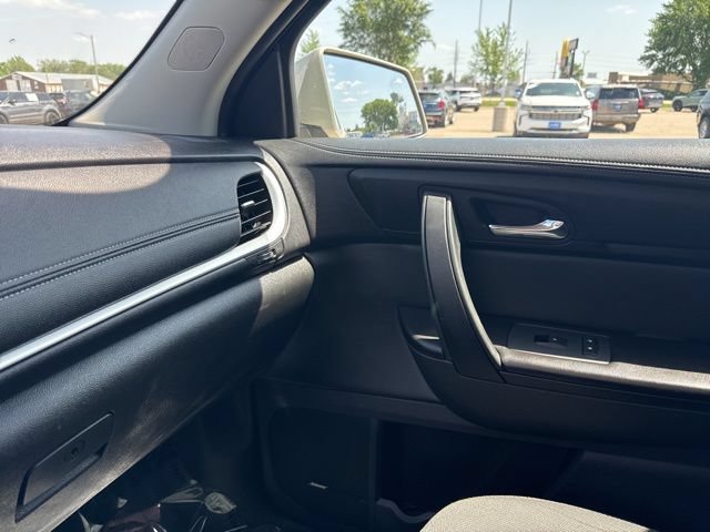 Used 2013 Chevrolet Traverse LT AWD/4WD image 14