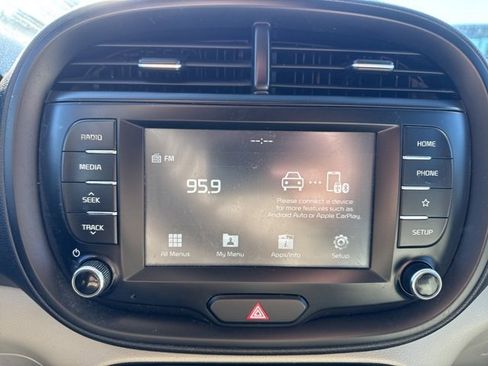 Used 2020 Kia Soul LX image 16