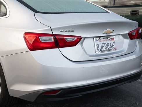 Used 2017 Chevrolet Malibu LT image 32