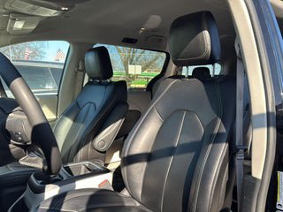 Used 2024 Chrysler Pacifica Touring-L FWD image 13