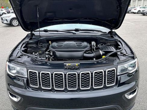 Used 2022 Jeep Grand Cherokee Laredo E AWD/4WD image 11