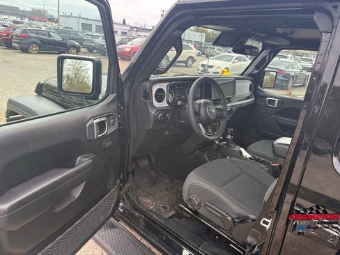 Used 2020 Jeep Wrangler Unlimited Sport image 14