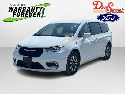 Used 2022 Chrysler Pacifica Touring-L