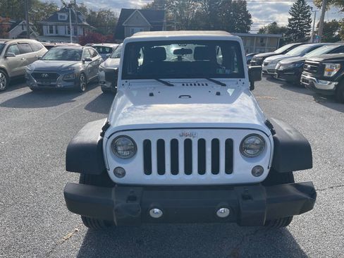 Used 2018 Jeep Wrangler Unlimited Sport w/ Connectivity Group image 9