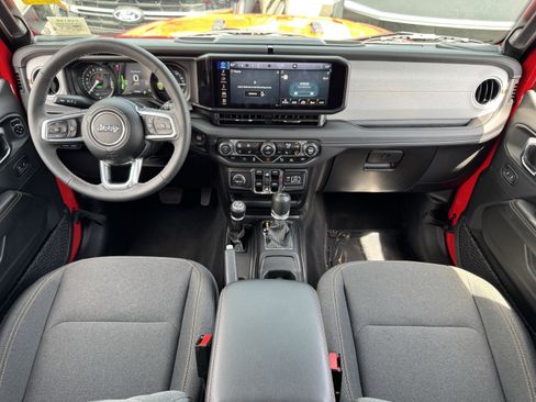 Used 2025 Jeep Wrangler Sahara w/ Safety Group image 33