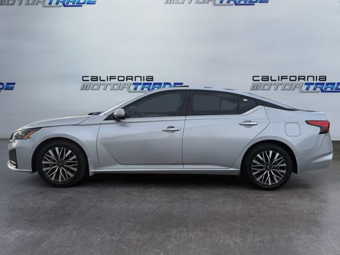 Used 2023 Nissan Altima 2.5 SV w/ SV Premium Package image 8
