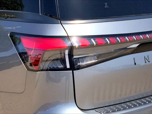 Used 2026 INFINITI QX80 Autograph w/ Autograph Exterior Package AWD/4WD image 29