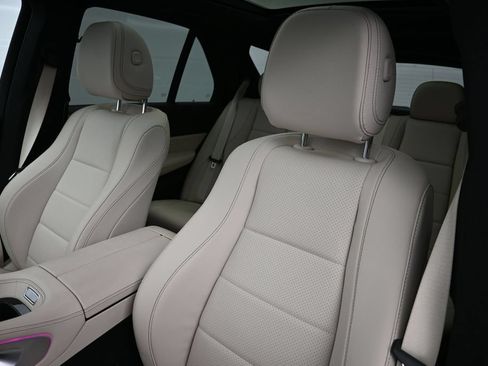 Used 2025 Mercedes-Benz GLE 350 4MATIC image 5