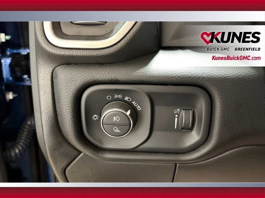 Used 2024 RAM 2500 Big Horn w/ Night Edition AWD/4WD image 18