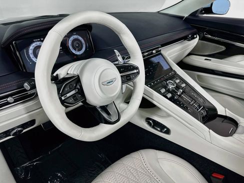 Used 2024 Aston Martin DB12 Convertible RWD image 3