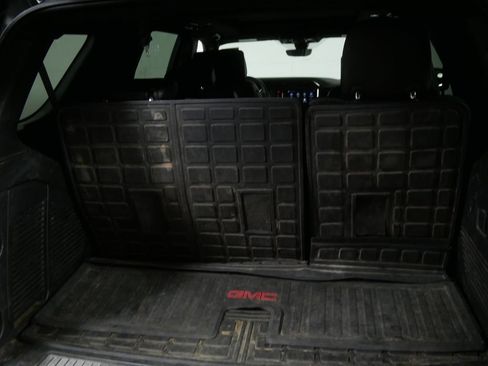 Used 2021 GMC Yukon Denali w/ Denali Premium Package AWD/4WD image 6
