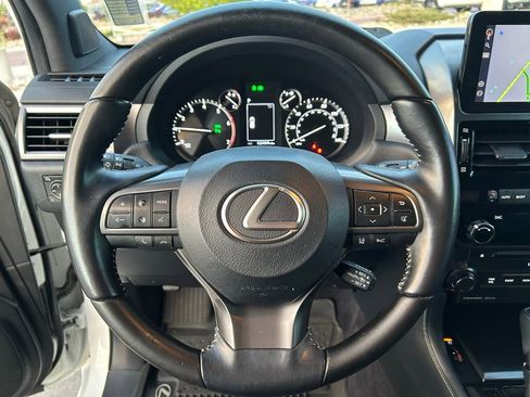Used 2022 Lexus GX 460 w/ Black Line Special Edition image 16