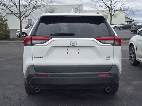 Certified 2021 Toyota RAV4 LE AWD/4WD image 6