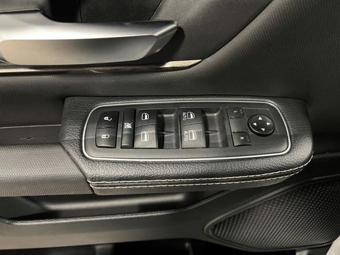 Used 2020 RAM 1500 Rebel image 25