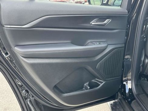 New 2025 Jeep Grand Cherokee L Laredo AWD/4WD image 15