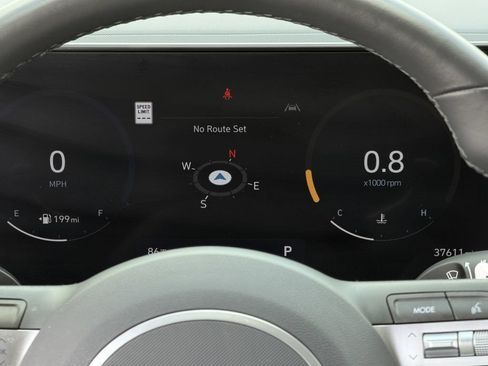 Used 2024 Hyundai Kona Limited AWD/4WD image 16