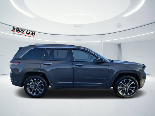 Certified 2022 Jeep Grand Cherokee Overland w/ Luxury Tech Group IV AWD/4WD image 2