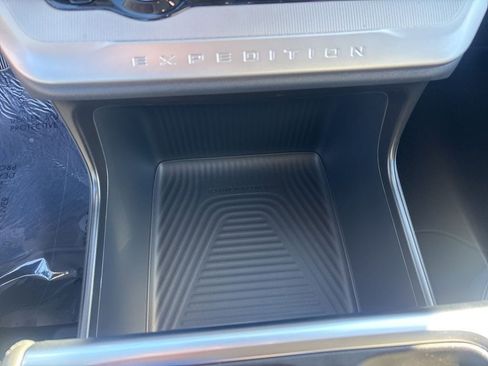 New 2026 Ford Expedition Active image 31