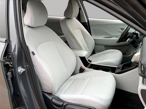 Used 2025 Hyundai Kona SEL AWD/4WD image 8