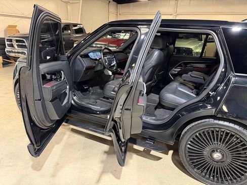 Used 2023 Land Rover Range Rover SE AWD/4WD image 40