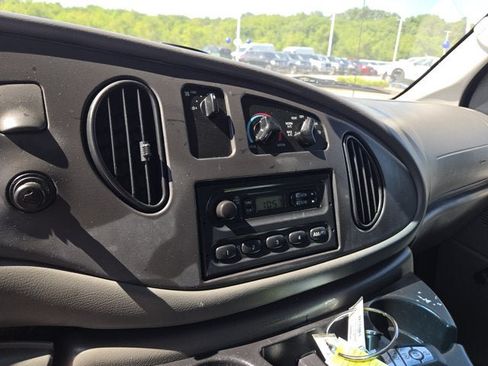 Used 2007 Ford E-350 and Econoline 350 Super Duty RWD image 18