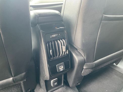 Used 2025 Jeep Compass Limited image 23