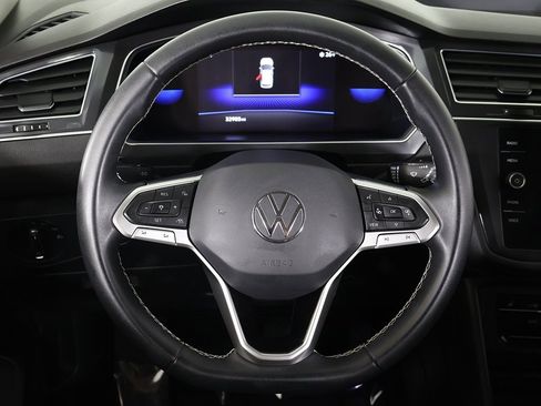 Used 2022 Volkswagen Tiguan SE image 36
