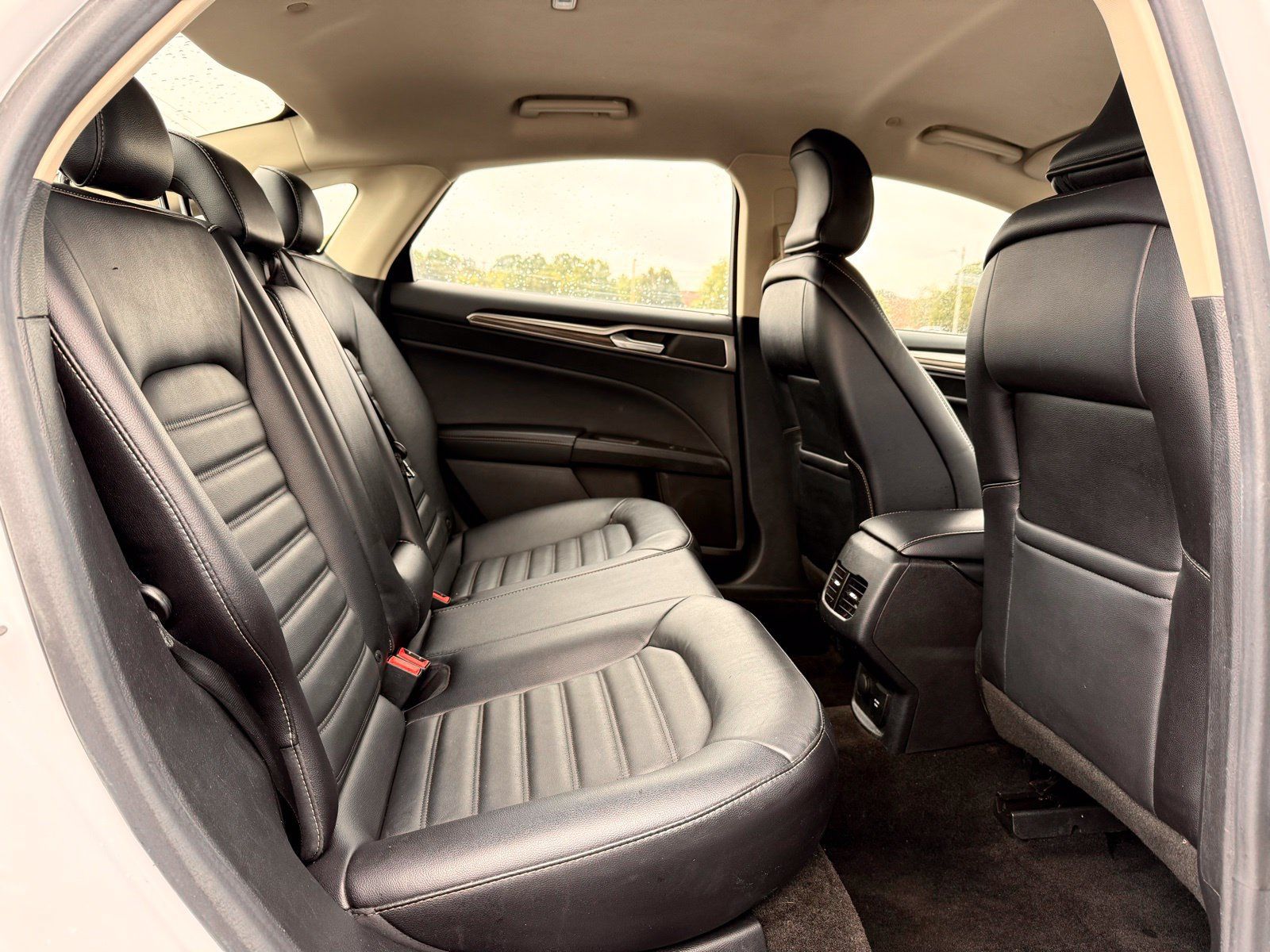 Used 2018 Ford Fusion SE w/ Equipment Group 602A FWD image 20