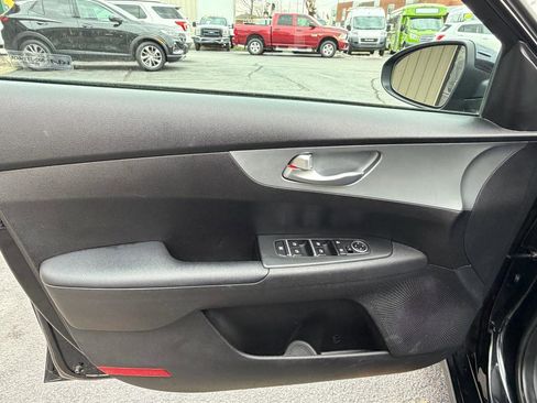 Used 2023 Kia Forte LXS w/ LXS Technology Package FWD image 17