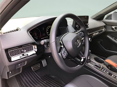 Used 2025 Honda Civic Sport image 15