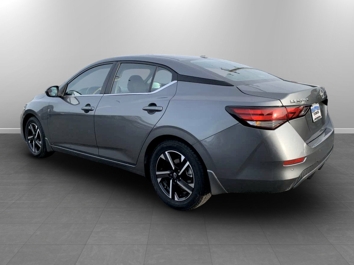 Used 2025 Nissan Sentra SV w/ All-Weather Package FWD image 5