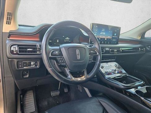 Used 2022 Lincoln Nautilus Reserve w/ Equipment Group 201A FWD image 10