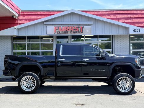 Used 2021 GMC Sierra 2500 Denali w/ Denali Ultimate Package AWD/4WD image 2
