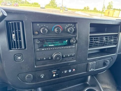 Used 2022 GMC Savana 2500 w/ Driver Convenience Package RWD image 9