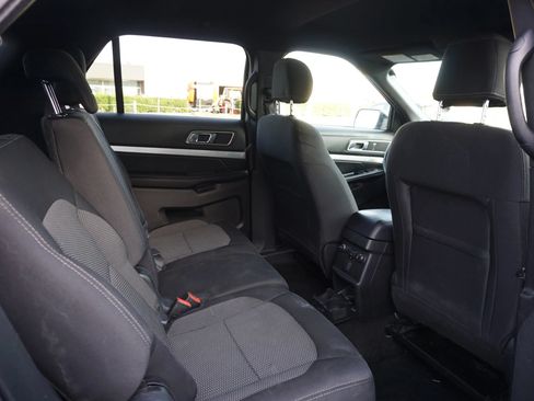 Used 2017 Ford Explorer XLT AWD/4WD image 21