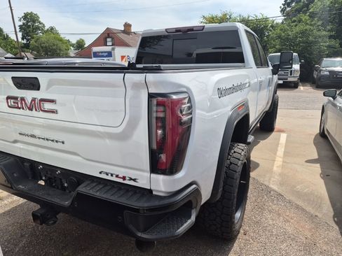 Used 2024 GMC Sierra 2500 AT4X AWD/4WD image 15